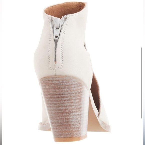 NWT Free People Leather Wilder Pointed Toe Booties - Picture 4 of 8